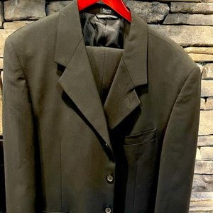 Mens black suit, size 40R